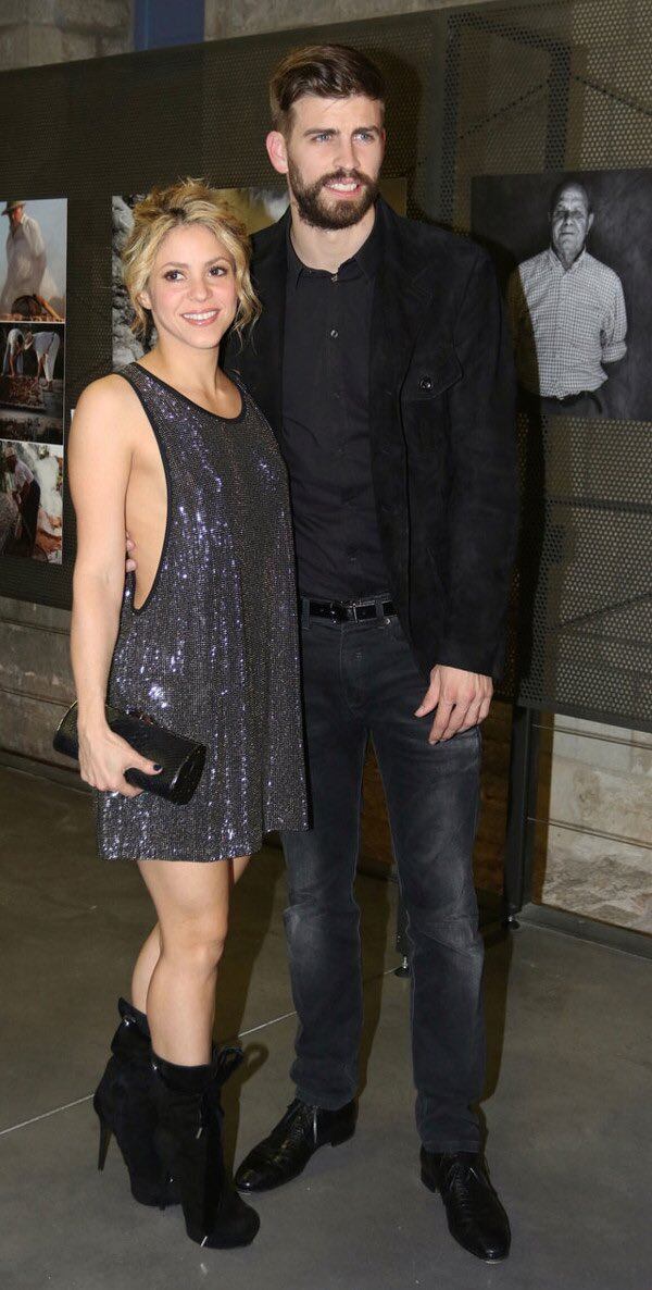 Vestido que dejaba descubierta la espalda de Shakira, habría generado molestia en el español - crédito redes sociales