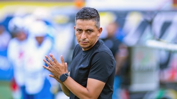 El DT de Deportes Tolima catalogó a sus críticos como “las viudas de Lucas” tras el empate sin goles contra Atlético Bucaramanga