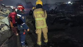 Impresionante incendio destruyó más de