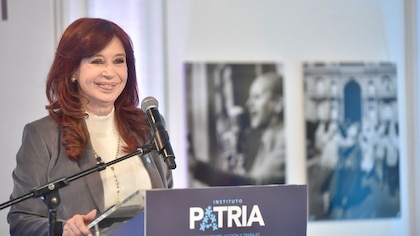 CFK homenajeó a mujeres en el Instituto Patria: volvió a criticar a Milei, pero evitó hablar de la interna peronista