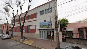 Alerta en una escuela de San Martín: un alumno llevó un arma cargada y la escondió en la mochila de una compañera