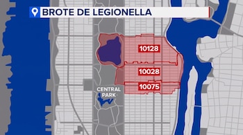 Mapa de Manhattan con tres códigos postales resaltados en rojo, indicando el brote de Legionella. Se visualizan Central Park y ríos.