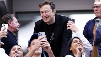 Elon Musk tilda a Australia