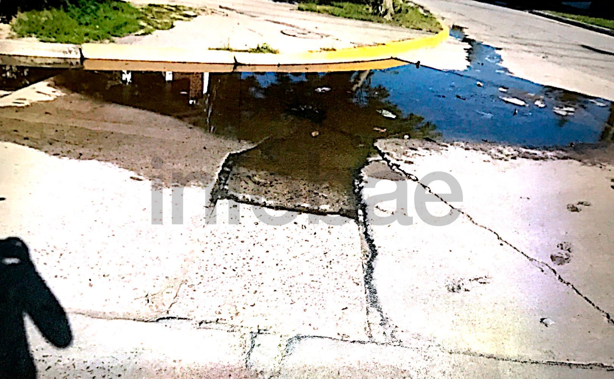 La sentencia atribuyó responsabilidad al municipio por falta de servicio y a la empresa estatal de agua por incumplir el mantenimiento de las redes hídricas. (Poder Judicial)