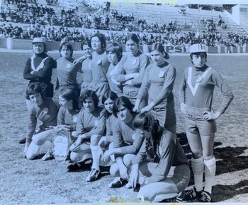 Selección femenina de fútbol