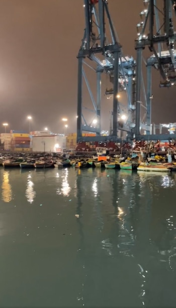 Todas las embarcaciones permanecen ancladas