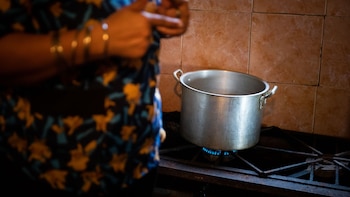 70 adultos mayores se quedaron