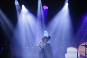 Además de charlas abiertas con