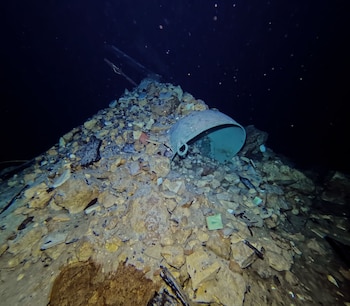 Durante la también llamada Guerra Social Maya, el ejército gubernamental yucateco habría arrojado sus pertrechos al agua, hacia 1847. Foto G. García, SAS