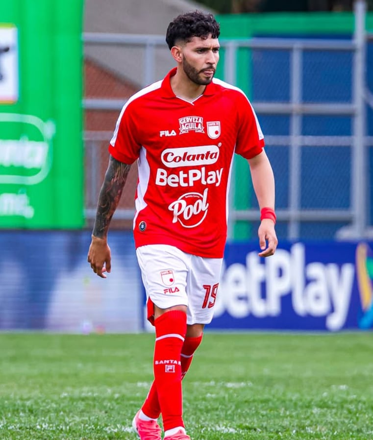 Él es Nahuel Bustos, el delantero extranjero que anotó para Independiente Santa Fe desde el punto penal - crédito Santa Fe