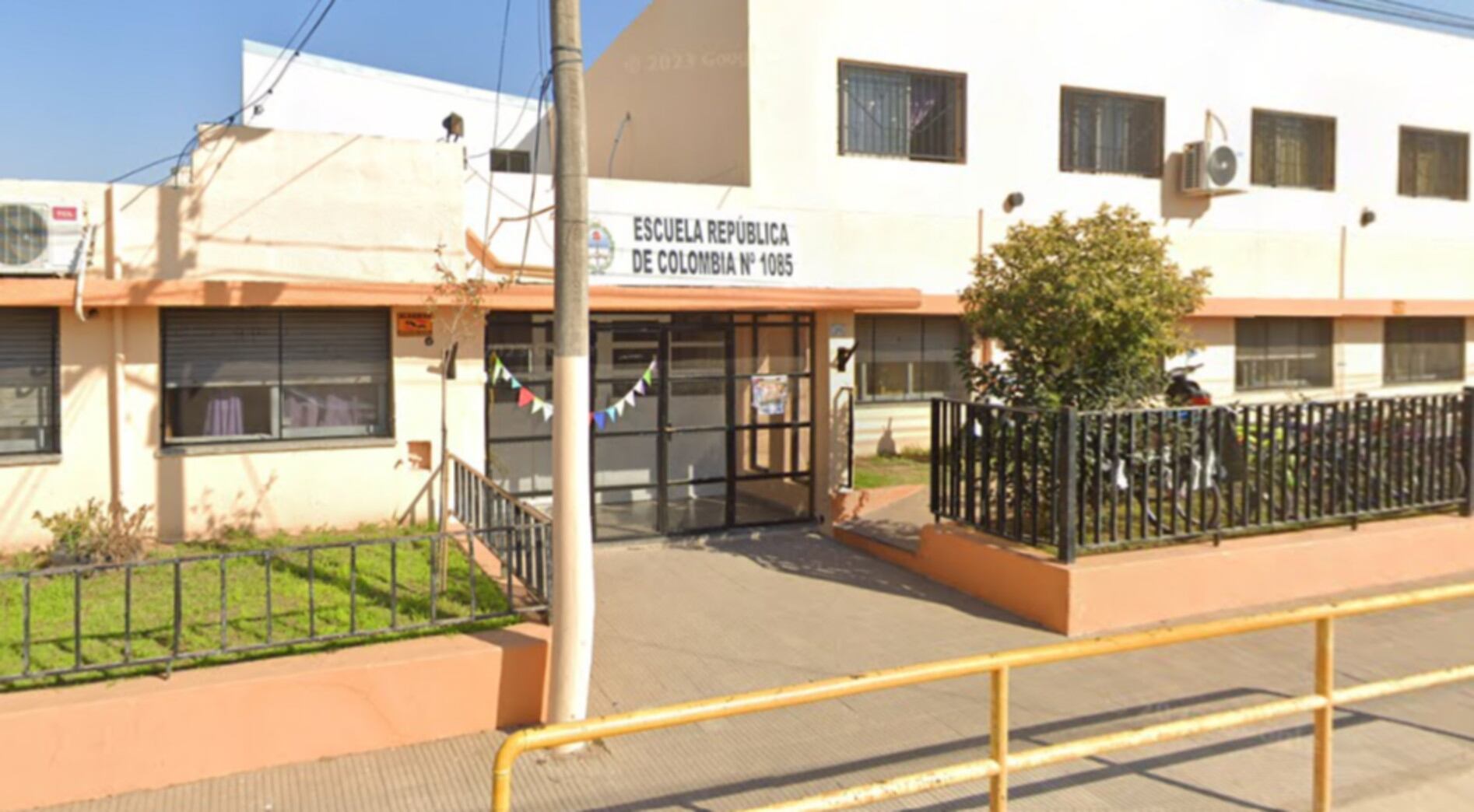 Dictaron la prisión preventiva para el portero de una escuela de Santa Fe acusado de mostrar pornografía a seis alumnos y manosear a uno (Google Maps)