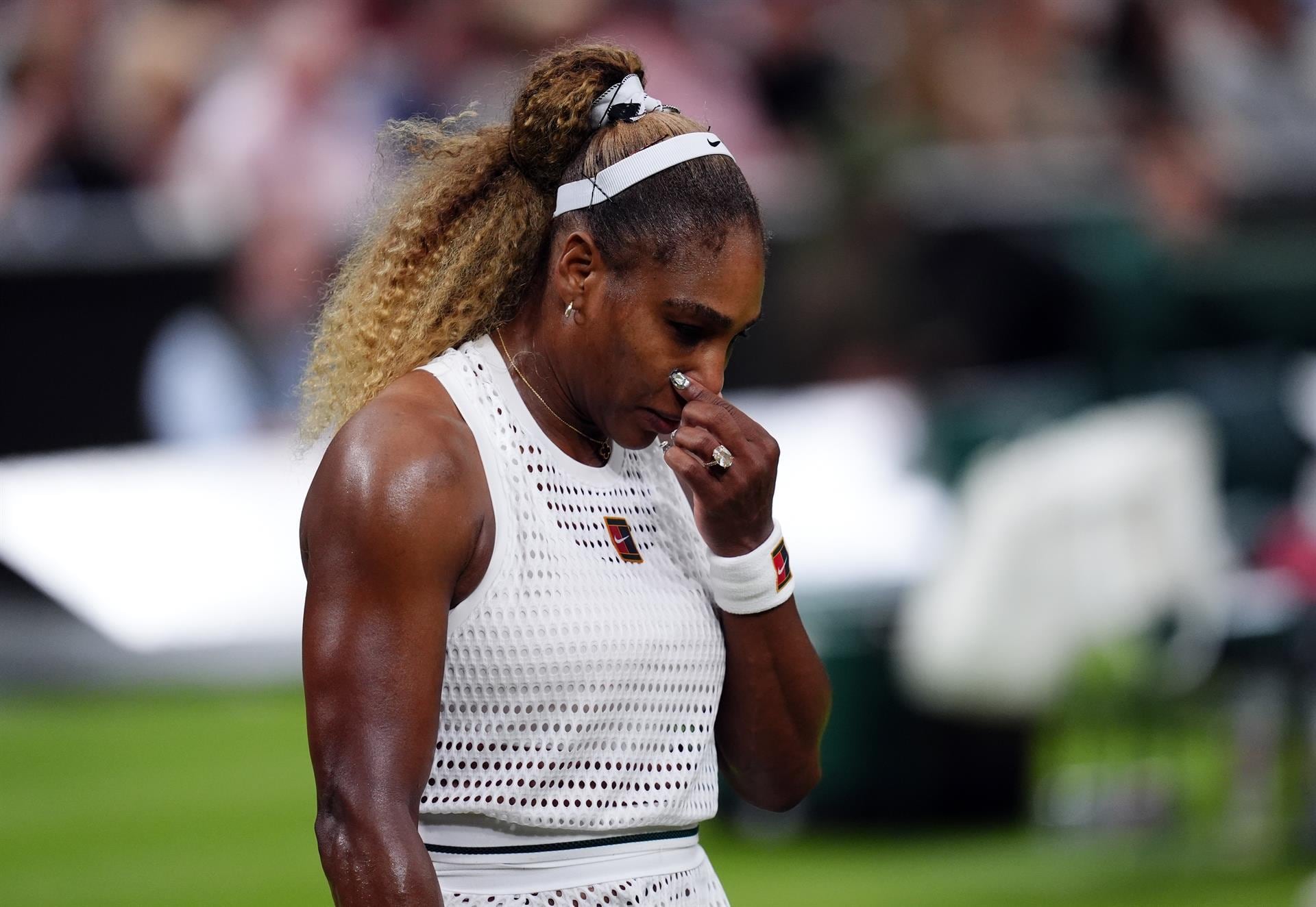 La aparición del dolor en la rodilla durante el partido de primera ronda condicionó la vuelta de Serena Williams a un Grand Slam tras cuatro años