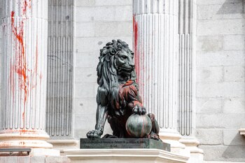 Uno de los leones del