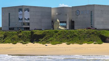 El frente del Museo MAR