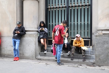 Extranjeros a las afueras del