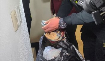 La operación que expuso una fachada criminal en una barbería de Madelena pone de relieve la complejidad de combatir economías ilícitas que afectan la convivencia y el tejido social en sectores vulnerables de la capital - crédito Policía Nacional