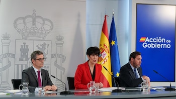 El Gobierno cierra filas con Bolaños y secunda sus críticas a Peinado tras procesar a Begoña Gómez