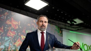 Abascal deja "la pelota en