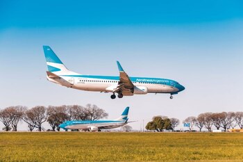 Anunciaron un paro de pilotos de Aerolíneas Argentinas para el martes 10 de junio - Image 2