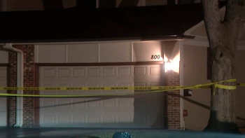 El avión se estrelló detrás