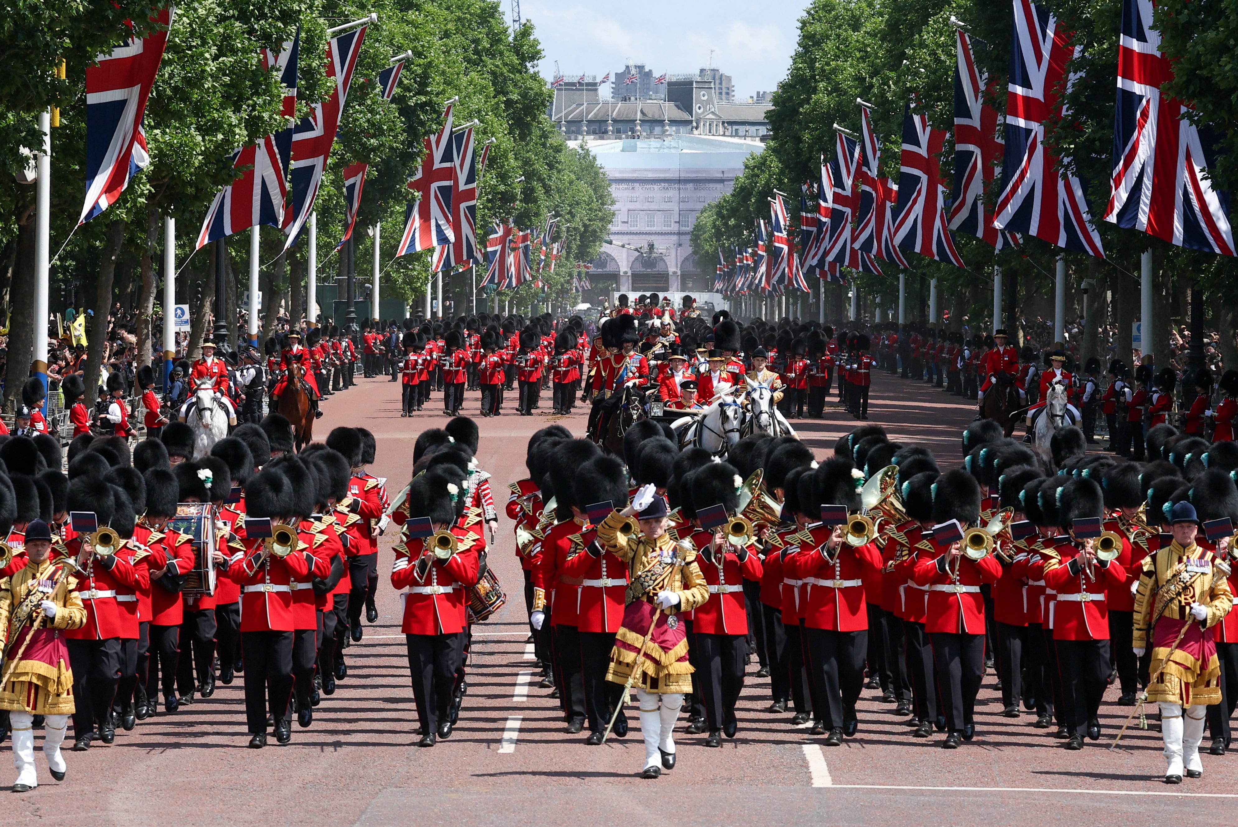 Desfile militar de los Grenadier Guards celebrado en el Trooping the Colour del año 2025. REUTERS/Toby Melville