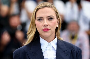 Scarlett Johansson pidió que eliminaran su crédito como productora ejecutiva de "Thunderbolts". (REUTERS/Stephane Mahe)