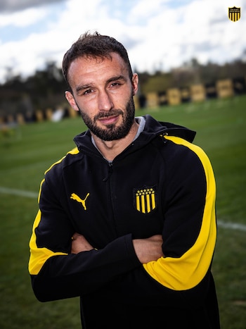 Germán Pezzella con los colores de Peñarol