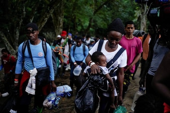 La llegada de trabajadores caribeños a polos industriales del interior del país revela cómo la demanda manufacturera absorbe mano de obra extranjera donde la oferta local no alcanza a cubrirla. REUTERS/Adri Salido NO RESALES. NO ARCHIVES