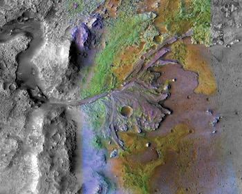 Las rocas elevadas de la Unidad Marginal conservan olivino de magma enfriado lentamente, sin señales relevantes de contacto con agua (NASA)