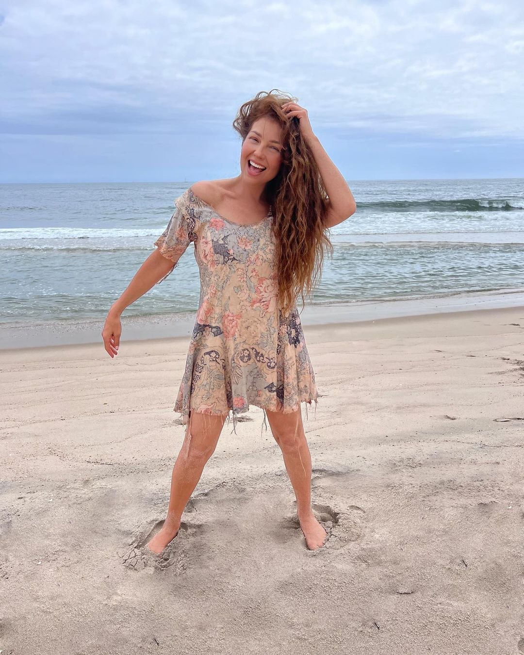 Con el paso de las décadas, el espíritu audaz de la cantante mexicana no desapareció. (Instagram @thalia)