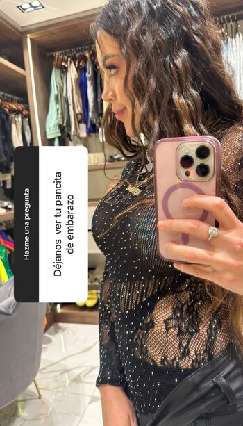 Epa Colombia se toma una selfie para mostrar cómo avanza su embarazo