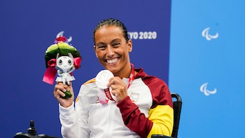 Teresa Perales, la nadadora paralímpica que tenía miedo a nadar y ya tiene 100 medallas: “Ya he igualado a Phelps, ahora solo me queda superarle”