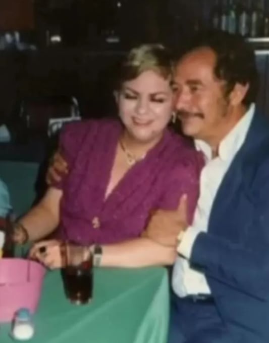 Paquita la del Barrio y su entonces cónyuge registraron a la menor con sus apellidos y la criaron en su hogar tras verla muy enferma. (RS)