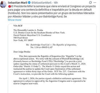 Captura de pantalla de un tuit de Sebastián Maril con un documento legal sobre el caso Bainbridge Fund Ltd. vs. República Argentina y el acuerdo de pago de deuda