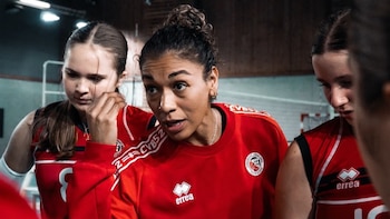 Vanessa Palacios apunta a dirigir la selección y se prepara en Europa: “Quiero ayudar a que el vóley peruano vuelva a crecer”