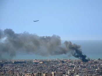 Israel bombardea Beirut tras atacar más de 135 "objetivos" en el sur del país en un día