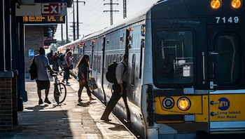 El servicio ferroviario MTA Long Island Rail Road anunció nuevos horarios que entrarán en vigor el 11 de mayo. Foto: FOX NEWS