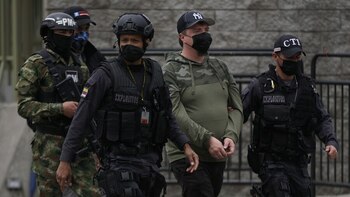 Eles estão investigando “The Smurfs”,