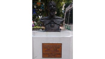Busto en homenaje a Diego