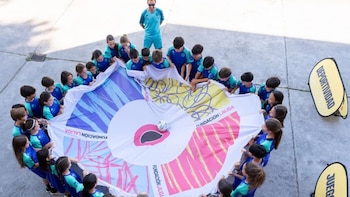La 'Futura Afición' del Real Valladolid se divierte y aprende con los valores del fútbol