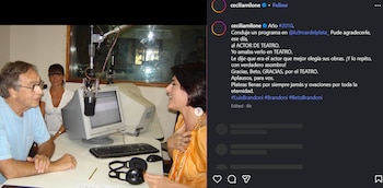 Captura de pantalla de Instagram mostrando a un hombre y dos mujeres en un estudio de radio con micrófono, computadora, teclado y auriculares sobre una mesa
