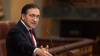 Albares pide al PP que