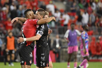 Atlas voló a Boston a conseguir el pase a los Octavos de Final.