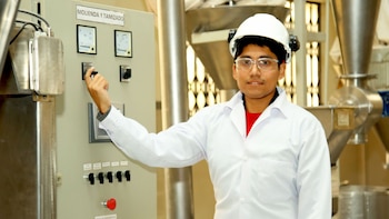 Ingenieros agroindustriales serán considerados como profesionales de la salud en Perú.