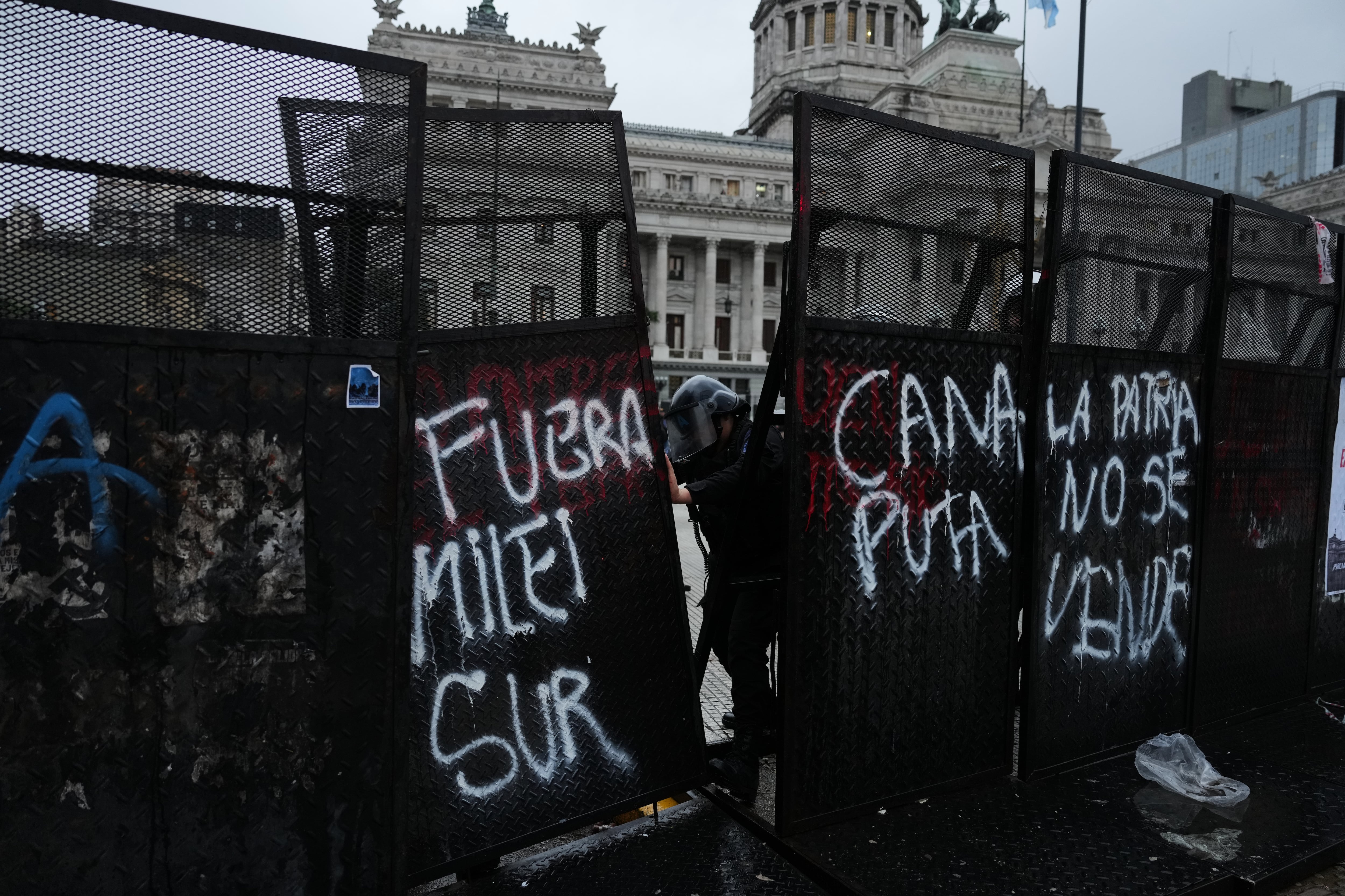 Massot diferenció las demandas legítimas de los sectores sociales respecto del uso político de las movilizaciones (AP Photo/Rodrigo Abd)