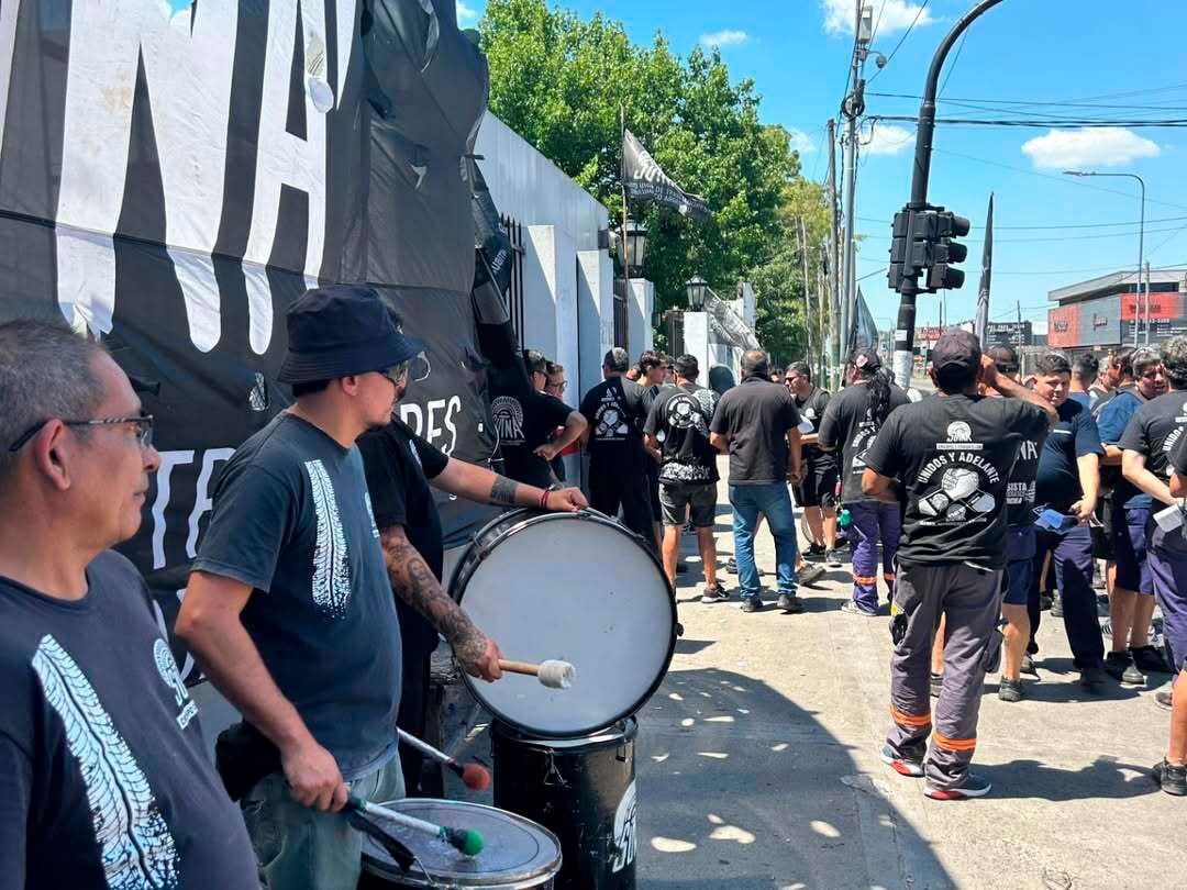 El Sindicato del Neumático (SUTNA) dispuso un paro y una movilización por reclamos salariales