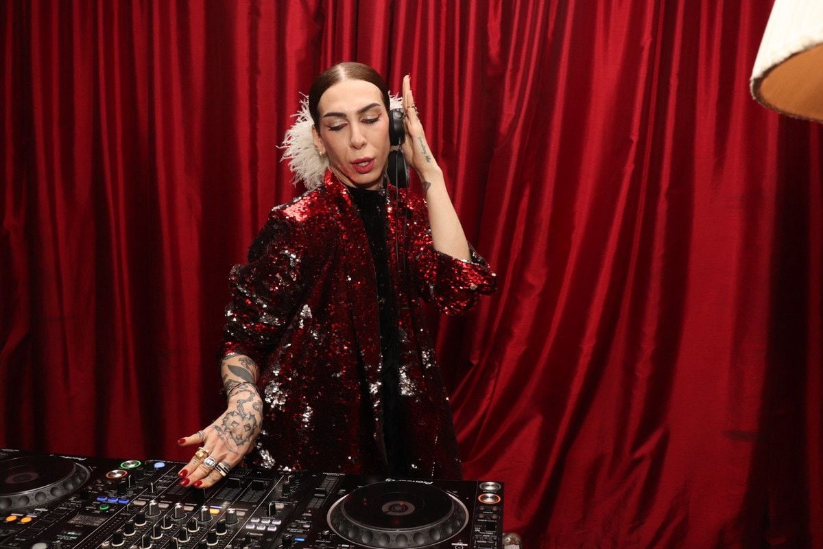 La DJ Miuka y el cantante Lucas Edi animaron la velada con música internacional y un show en vivo para los invitados VIP (Gentileza: Gaby Álvarez)