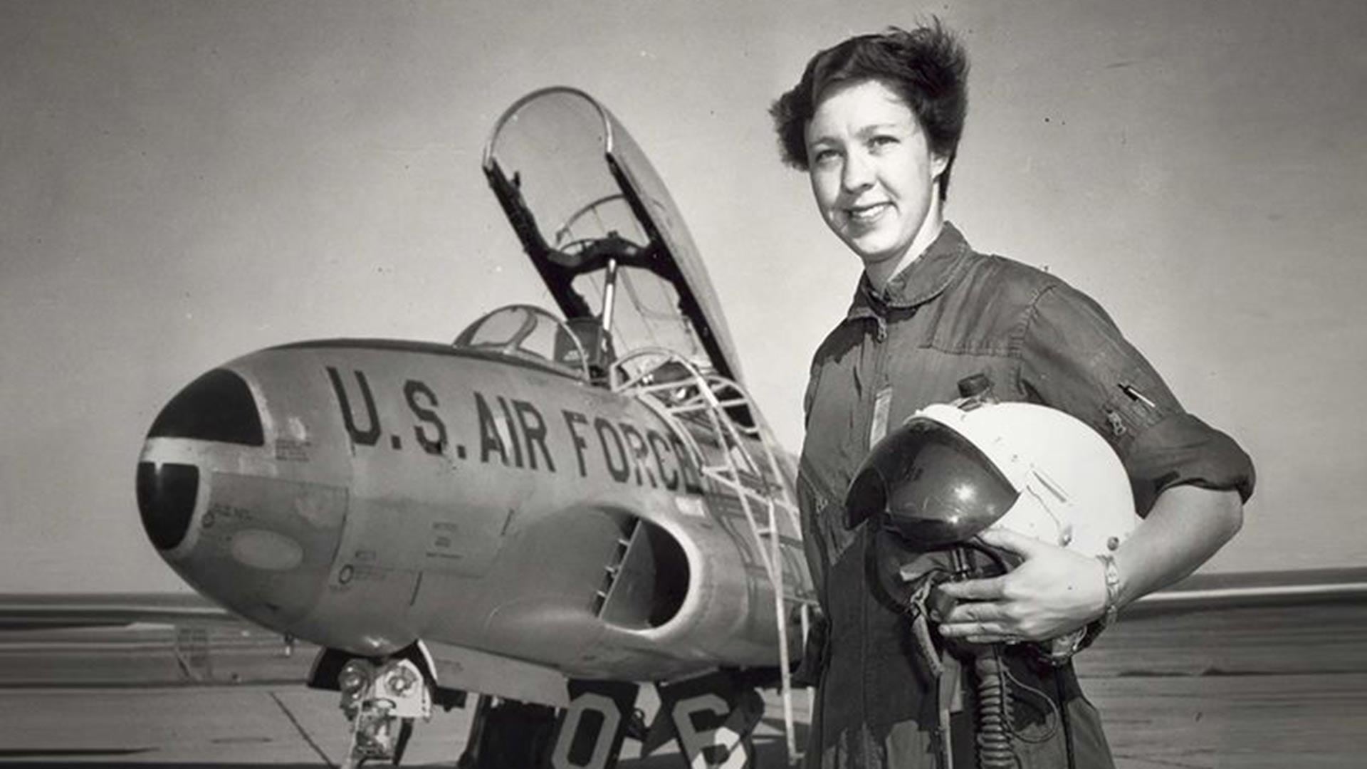 Wally Funk fue la primera mujer instructora de vuelo en Fort Sill y abrió camino para las mujeres en la aviación de Estados Unidos