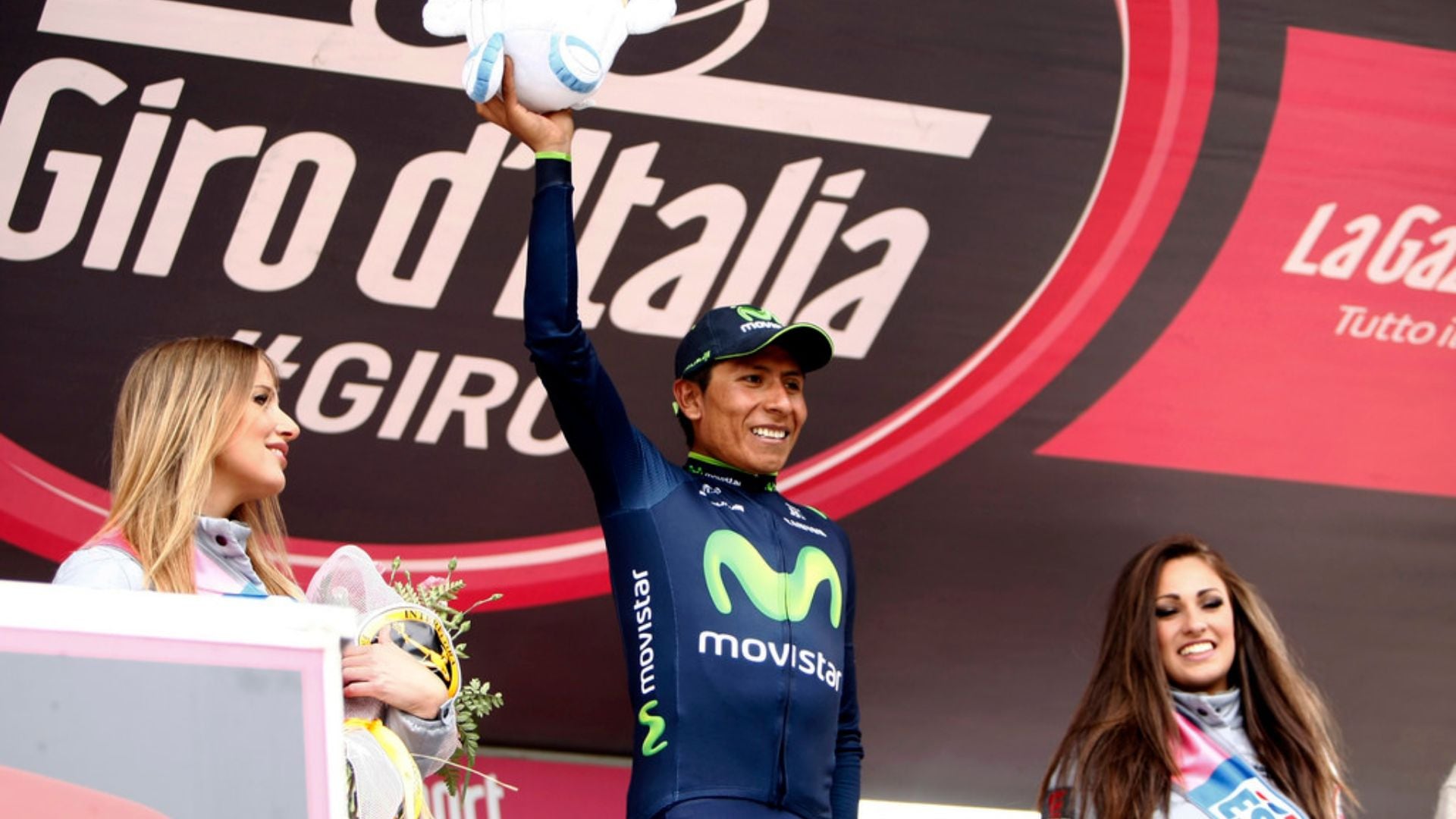 Nairo Quintana en uno de los podios que consiguió del Giro de Italia-crédito Colprensa