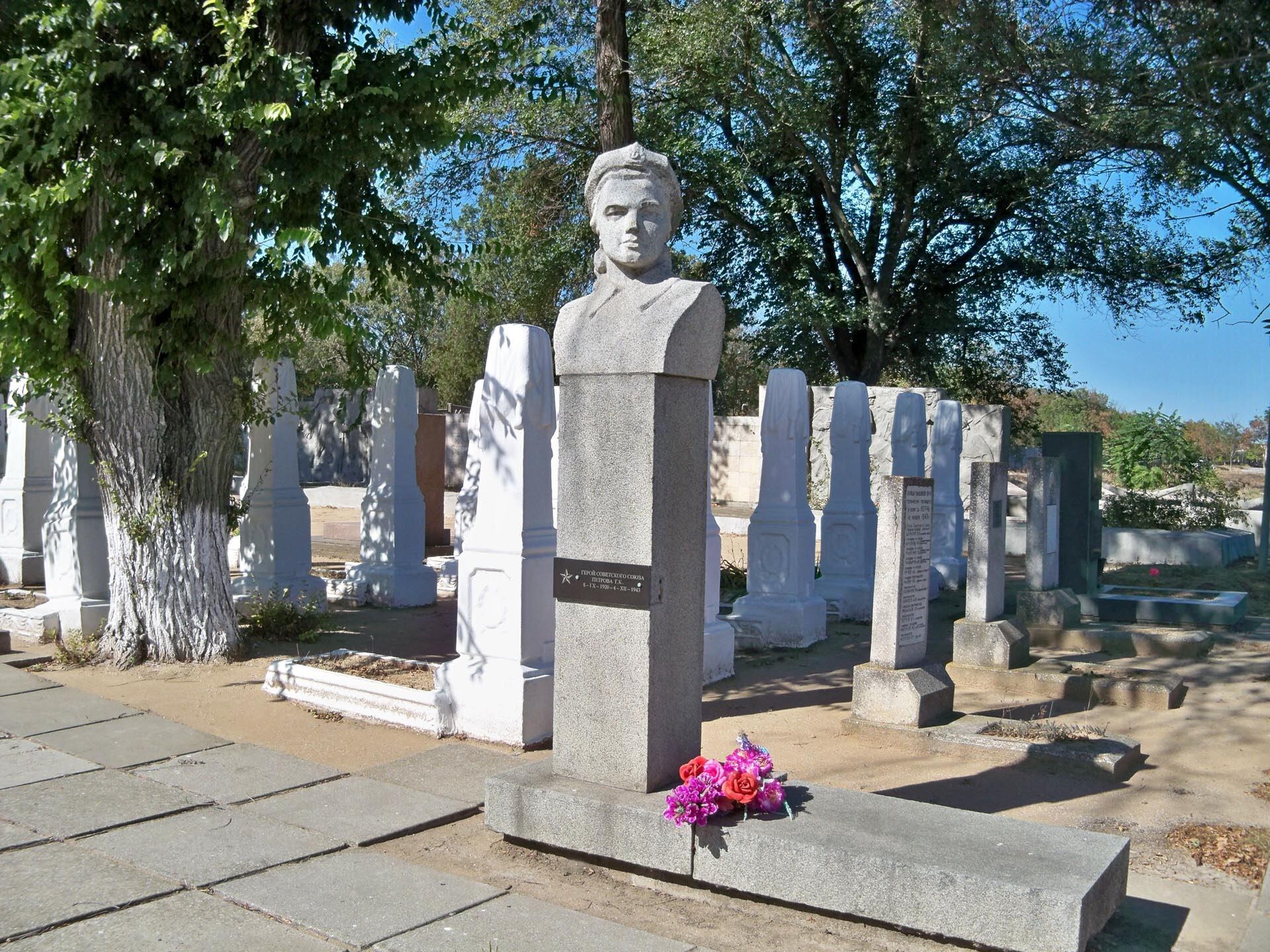 La tumba de Galina en el cementerio militar de Kerch (Wikipedia)
